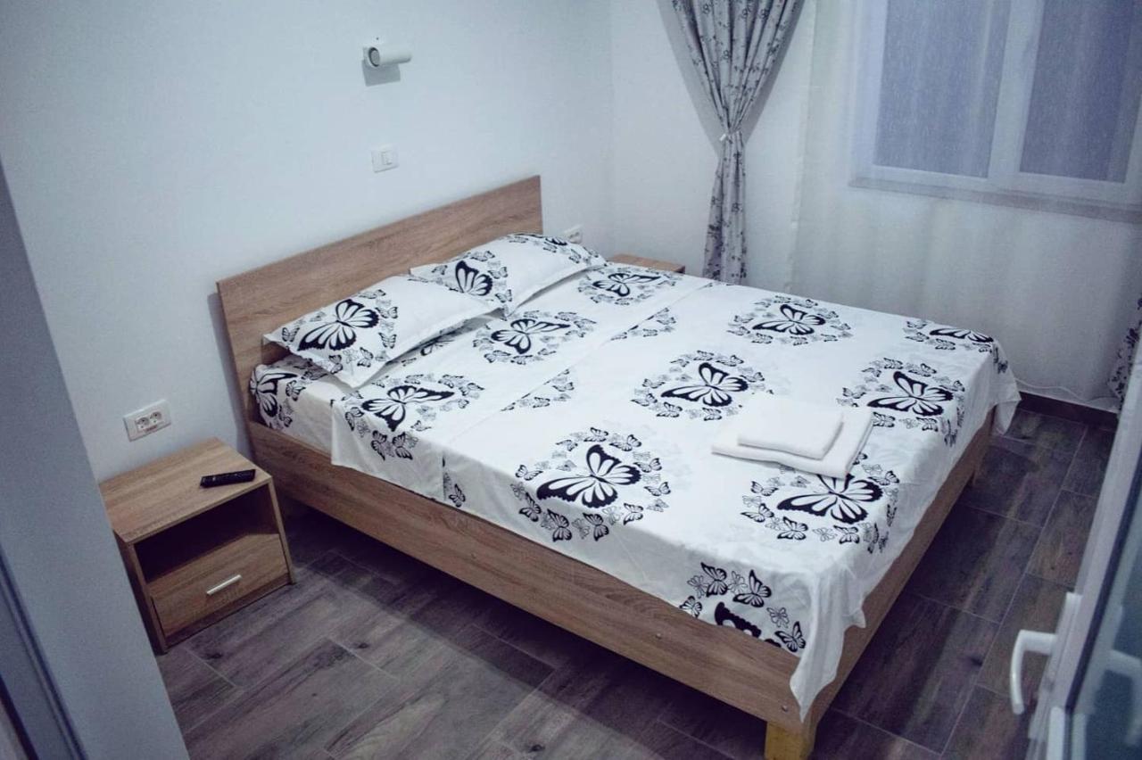 Casa Adrian Hotel Корбу Екстериор снимка