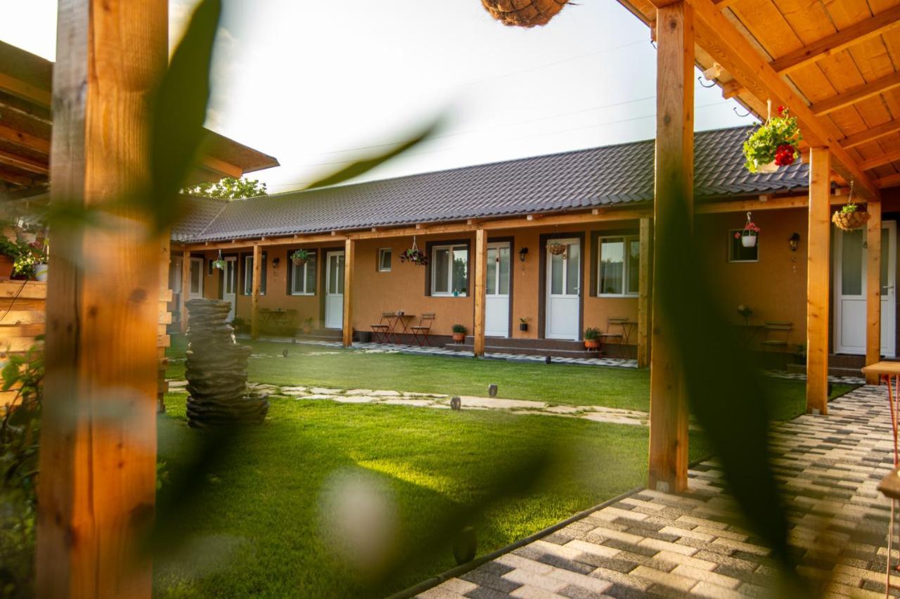 Casa Adrian Hotel Корбу Екстериор снимка