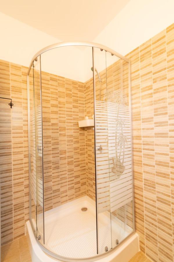 Casa Adrian Hotel Корбу Екстериор снимка
