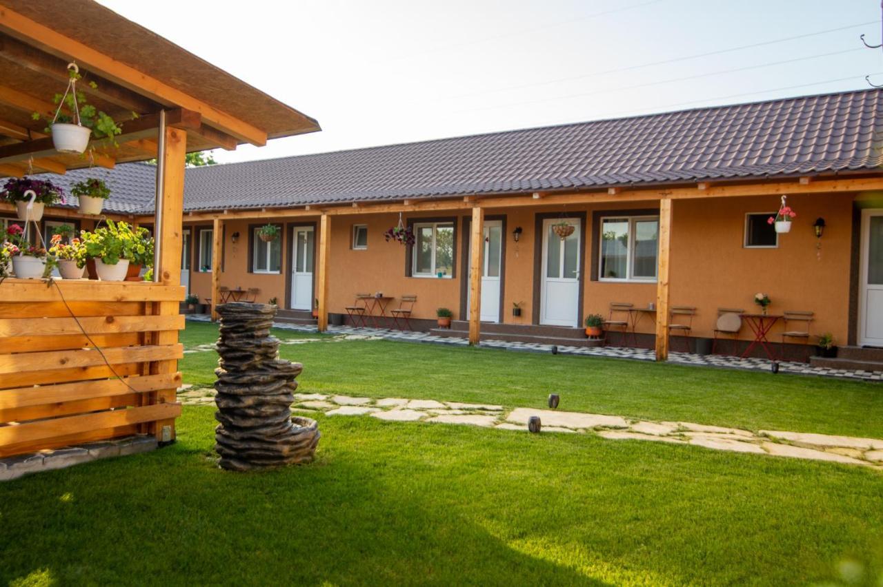 Casa Adrian Hotel Корбу Екстериор снимка