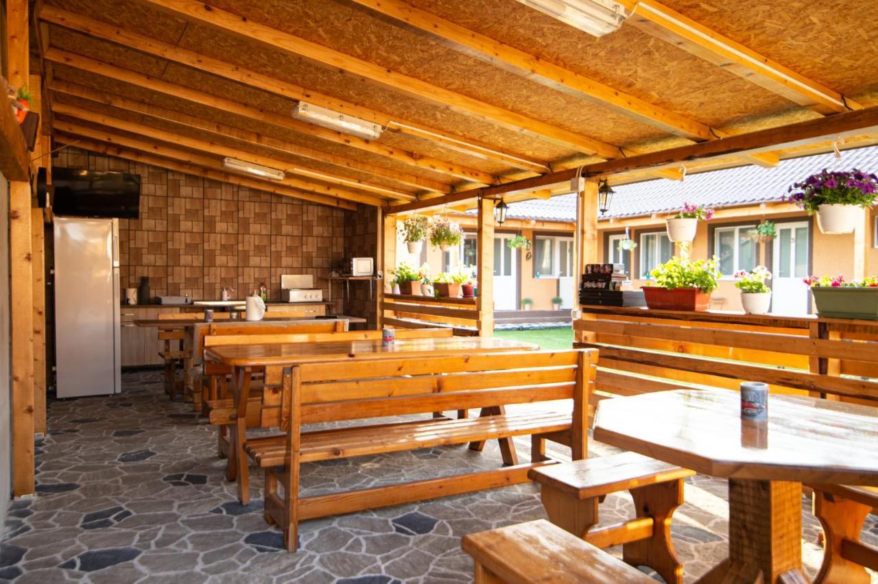 Casa Adrian Hotel Корбу Екстериор снимка