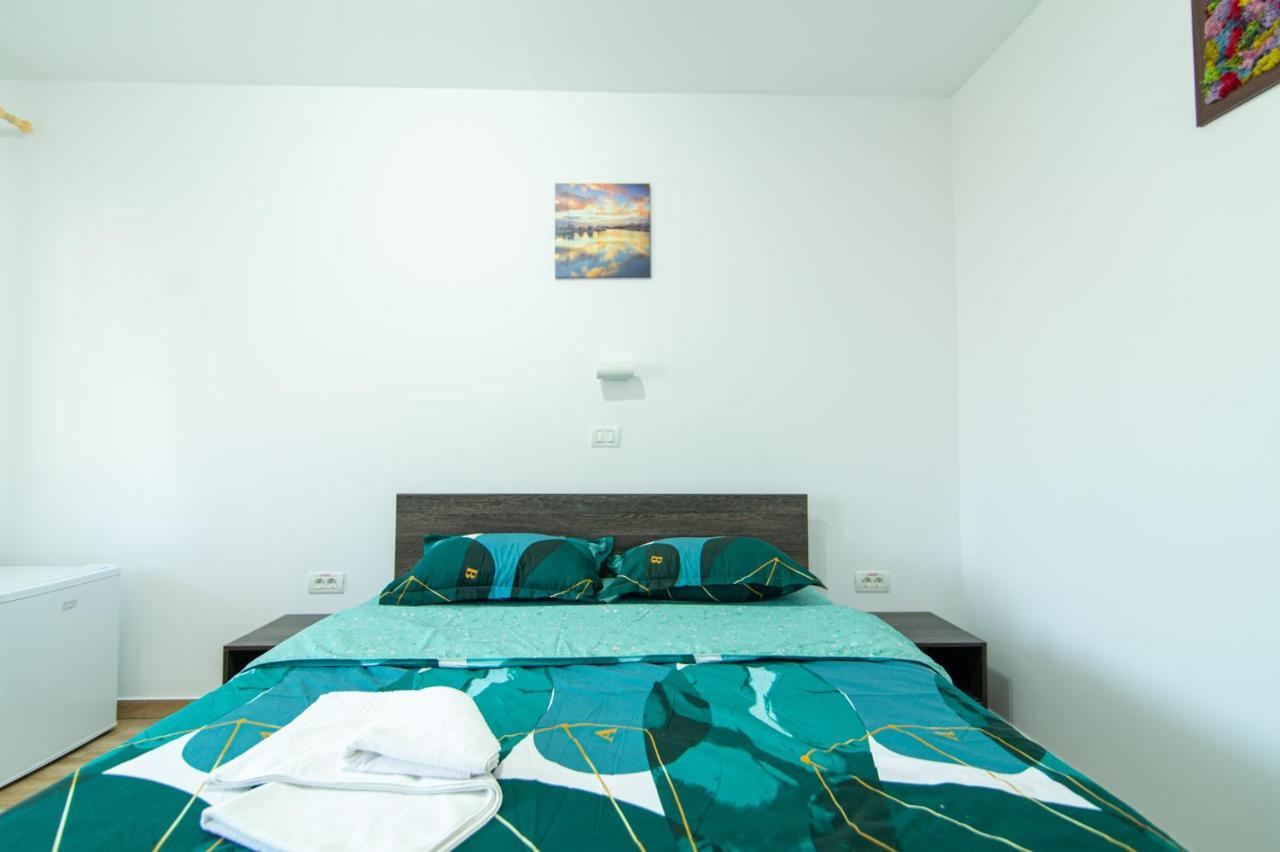 Casa Adrian Hotel Корбу Екстериор снимка
