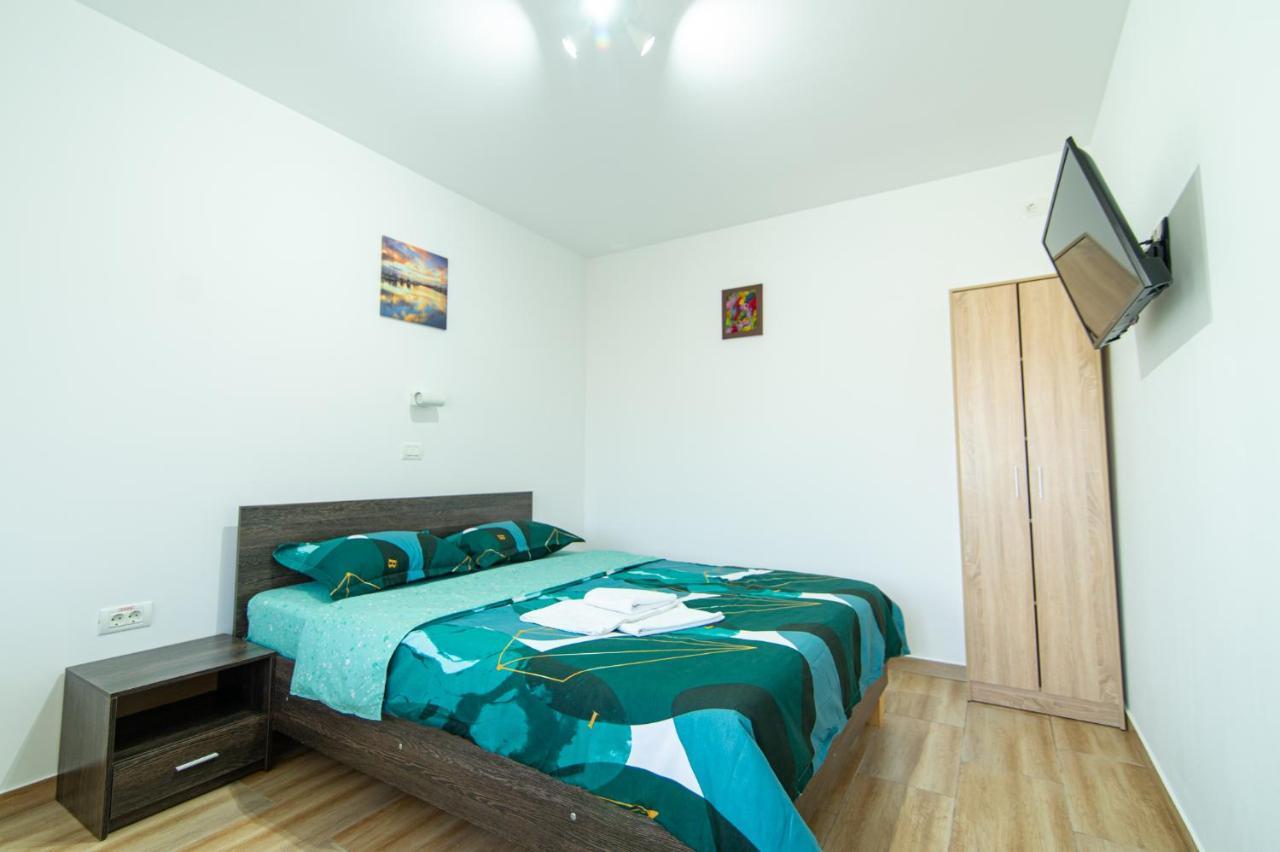 Casa Adrian Hotel Корбу Екстериор снимка